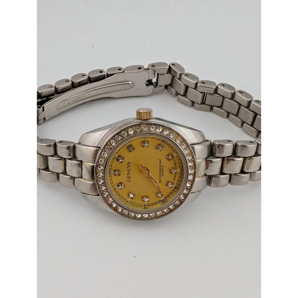 Geneva Watch Women 26mm Case Crystal Bezel 7.25